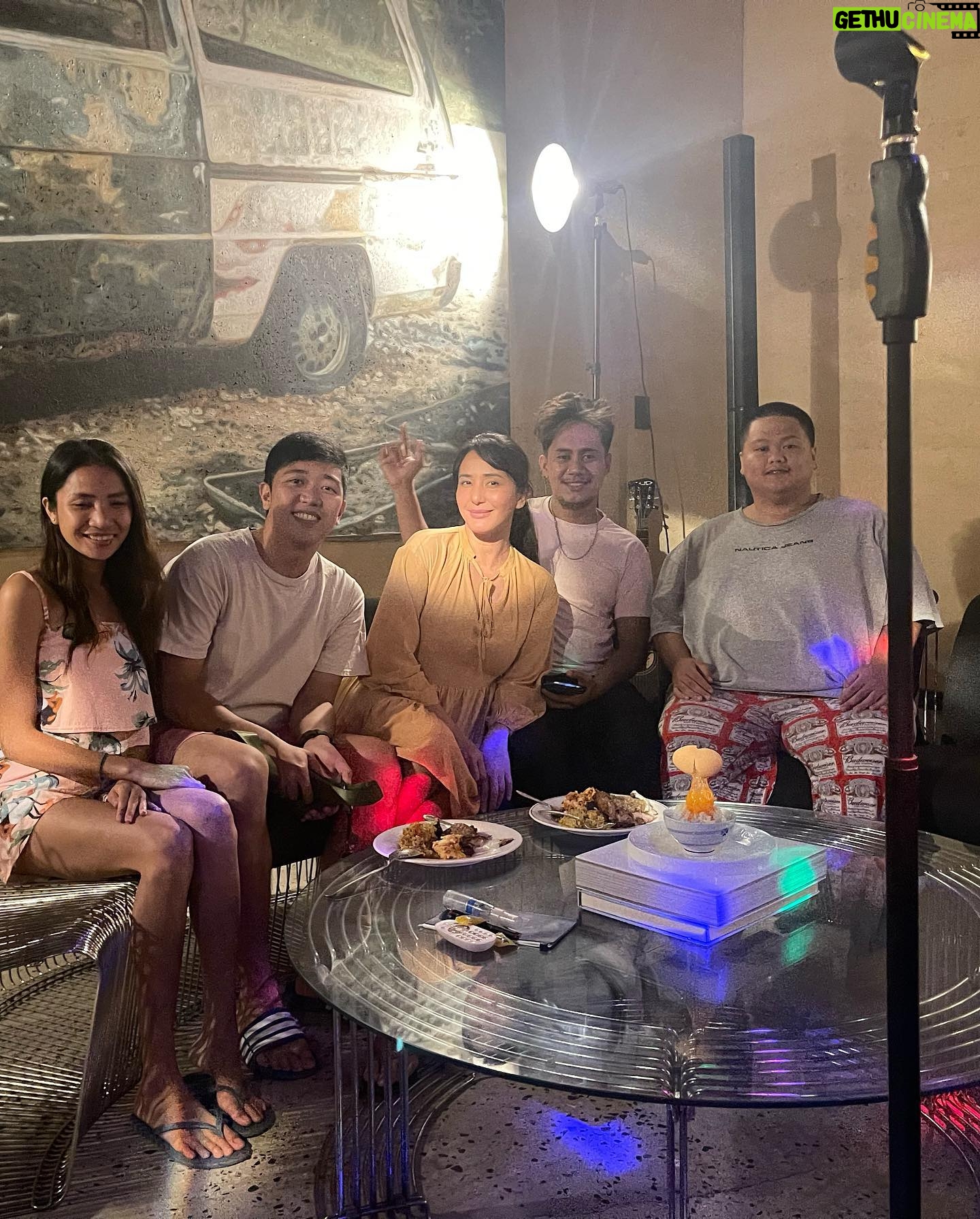 Katrina Halili - 4.8K Likes - Thank you sa lahat ng bumati kahapon at nung isang araw pa😊 The unplanned birthday celebration 😜 thanks to Melanie Espina Alvarez and Diggy Espina Alvarez start na sana ng diet nung jan 3😂 Salamat sa mga pumunta kahapon at tumulong mag prepare ng food kuya iane, jing jhong gie😜, Iwa Jimenez Jeremy Thomas Desterdly Gemma Crator mama thank you 💋