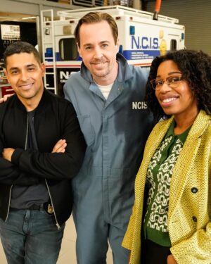 Katrina Law Instagram - ALL NEW NCIS TONIGHT!!!! 

Join us for the @ncisverse 1000th Episode!!!! #ncis 

@wilmervalderrama @briankdietzen @dionareasonover @therealseanhmurray @cbstv @cbscasting @cbstvstudios @paramountplus
