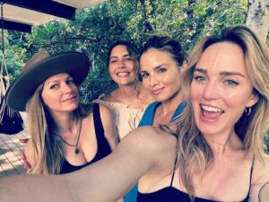 Katrina Law Instagram - My loves 🥰🥰🥰

@caitylotz @jesmacallan @julianaharkavy