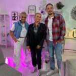 Katya Lel Instagram - «Каждое утро» на @muztv 🌸 с позитивными ведущими Юлей и Андреем, смотрите 18 декабря с 6 до 9 ч утра🎄😃. #катялель #каждоеутро #супернастроения