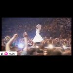 Katya Lel Instagram - Премия @muztv 2004 г, уже сегодня это мировой хит « Мой мармеладный», который поёт весь мир, делая кавера и ремейки в разных стилях и жанрах , на разных языках и это круто! 🔥💃Объединяемся в энергиях света и любви, дорогие мои! Верьте в себя! ✊ #катялель #мировойхит #моймармеладный #благодарювселенная