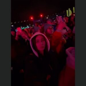 Katya Lel Instagram - Нет таких денег в мире, чтобы купить эту народную, искреннюю любовь! Это ваш выбор! 🔥И это большое счастье для артиста!  Люблю вас, обожаю  и благодарю за то, что Вы есть у меня такие замечательные! 🙏🏻🫶
Света в душе, любимые! ☀️🫶🩷. Пусть в вашей жизни всё легко получается💫☀️!
#катялель #мировойхит #любовьнавсегда #науровнеднк #мурашкипокоже