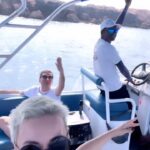 Katya Lel Instagram - Тот самый момент, когда захотелось вскочить и танцевать от счастья , энергии, музыки, света и благодарности!💃☀️ Эта красоточка, на которой мы плывём, сделана у нас, в России, в Ярославле, представляете @seascape_oman 🛥️. @kalistroff @artem__sorokin @experienceoman @oldoman_official @emilovetv_official #катялель #оман #счастье #любовьвсердце #благодарю