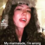 Katya Lel Instagram - Смотрю, что-то странное происходит в тик-токе. Там завирусилась песня Кати Лель «Мой мармеладный». Иностранцы снимают видео в меховых шапках и шубах и пытаются попасть в слова. ☀️💃👏🏻🤩💫✊ СМИ сегодня оборвали мой телефон.. Боже! Как же я счастлива!!! Как же приятно!!! @fadeevmaxim 😁- может нам Вселенная снова даёт этот шанс, благодаря нашей любимой России объединить сердца во всём мире? Ведь нет ничего сильнее энергии единения в любви и в свете! Как думаете, друзья мои?🌎🪐🔥✨🛸 #катялель #джагаджага #максфадеев #мармеладный #вау💫💫💫