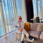 Katya Lel Instagram - Наш семейный релакс подошёл к концу, пора домой. Хочу поблагодарить за шикарный отдых , наполненный самыми тёплыми и светлыми эмоциями @rixospremiumdubai 🔥 и лично @olesiavoronchuk 🌷. С огромным удовольствием вернёмся вновь. Света и радости !🫶 #катялель #риксоспремиумдубай #суперотдых #благодарю