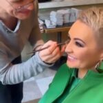 Katya Lel Instagram - Как же важно, когда рядом чудесные люди, знающие своё дело, с которыми легко и гармонично! На съёмках рекламы 💚 с @artyompustovit 👌🏻 #катялель #съёмки