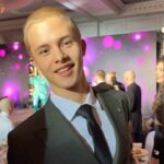 Katya Lel Instagram - Закрываю тренд, даже не надевая меховую шапку! Кидайте свои любимые треки в комментарии, пора обновить плейлист 😉