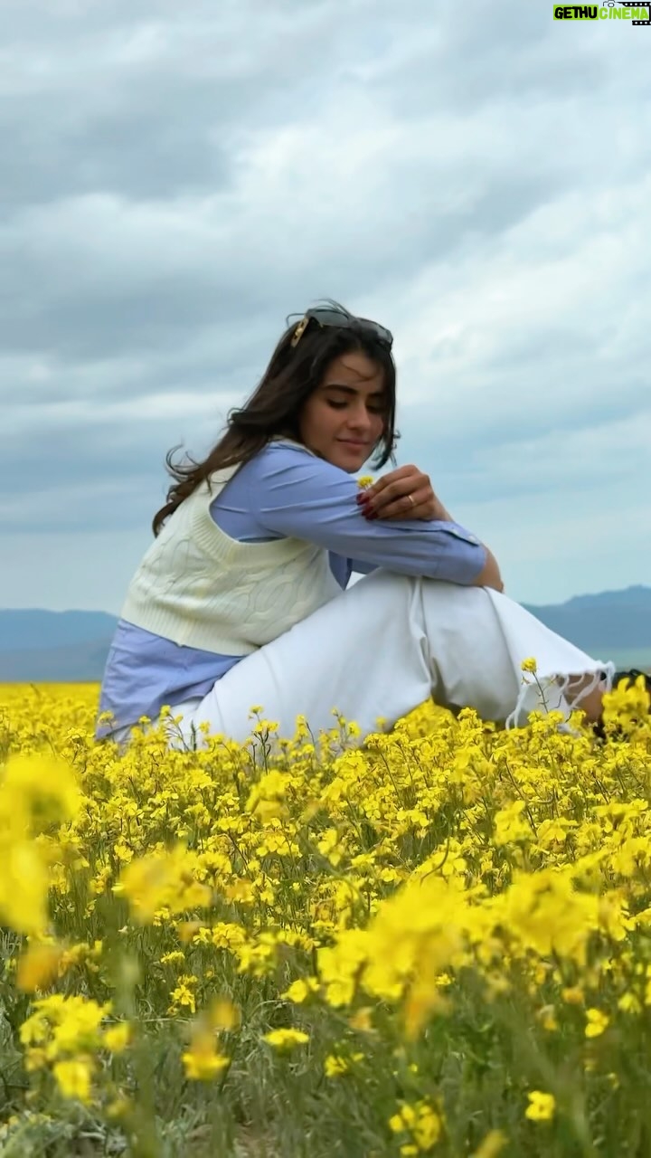 Kavya Thapar Instagram - Eternal happiness ♾️🌻 Almaty with @desh.videsh.in Shot & Edited by @damnsourabh . . #travel #mountain #nature #vibes