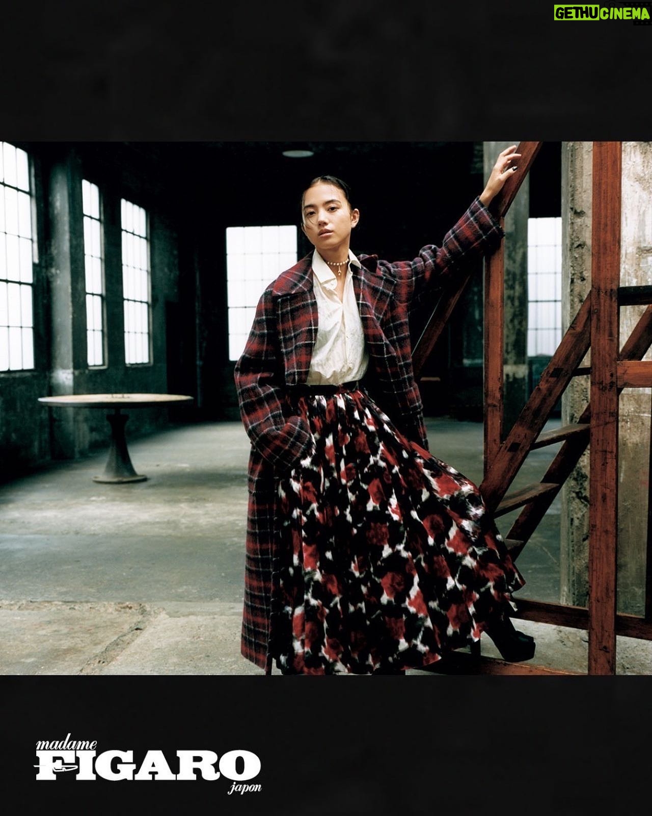 Kaya Kiyohara Instagram - 本日発売の 雑誌「madame FIGARO japon」11月号で Diorの素敵なお洋服を 身につけさせていただきました☺︎ エレガントで力強いお洋服たちを、 是非ご覧いただければ嬉しいです! . #madamefigarojapon #Dior
