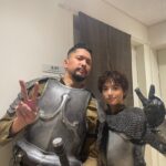 Kaya Kiyohara Instagram - ぽつらぽつら 思い返して頬を緩める日々 ⁡ 舞台「ジャンヌ・ダルク」 写真撮りたいです！とお願いするタイミングを伺っていたら坪倉さんが沢山シャッターを切ってくださいました。嬉しかった。 ⁡ 皆さんの素敵な笑顔をお裾分け。 最後の写真は大入り袋とりょうさんからいただいたブレスレット☺︎ ⁡ . #ジャンヌダルク #神保悟志　さん #山崎紘菜　ちゃん #りょう　さん #ワタナベケイスケ　さん #深水元基　さん #野坂弘　さん #粟野史浩　さん ⁡ #進藤ひろし　さん #松上順也　さん #稲葉俊一　さん #嶋村昇次　さん #森野憲一　さん #古木将也　さん #樋口裕司　さん #岡本拓真　くん
