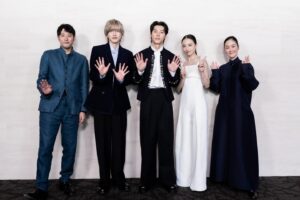 Kaya Kiyohara Instagram - 映画「青春18×2 君へと続く道」
昨日5月3日(金)より公開となりました。
⁡
舞台挨拶や劇場に足を運んでくださった皆さま
本当にありがとうございます。
⁡
今日まで生きてきた、選んできたその道が
きっと間違いでは無かったのだと
この作品に励まされたような気がしています。
過ぎ去ってしまった後悔たちに
愛と別れを告げて
映画をご覧くださった皆さまそれぞれの
前に進む力になっていきますように。
⁡
谢谢大家☺︎
.
#青春18x2
#藤井道人監督