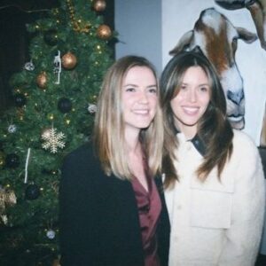 Kayla Ewell Instagram - To friends, the holidays & many unforgettable memories✨