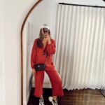 Kayla Ewell Instagram - It’s not always easy to love our bodies with so many changes happening. I’ve found it hard to find clothes I love & feel really good in. If you’re looking for versatility & (most importantly) comfort, here are a few of my favorite looks during this month (31 weeks) of pregnancy. Hope this helps ease the mirror time & generate more self acceptance 🤍