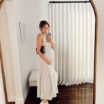 Kayla Ewell Instagram - It’s not always easy to love our bodies with so many changes happening. I’ve found it hard to find clothes I love & feel really good in. If you’re looking for versatility & (most importantly) comfort, here are a few of my favorite looks during this month (31 weeks) of pregnancy. Hope this helps ease the mirror time & generate more self acceptance 🤍
