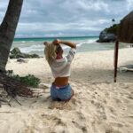 Kaylyn Slevin Instagram - Take me back…💙