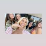Kaylyn Slevin Instagram - “Me and my girls” 💕