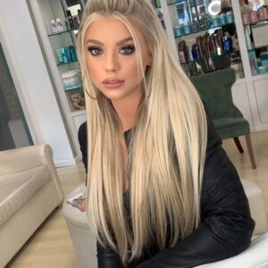 Kaylyn Slevin Instagram - So much fun today!💄: @shay_zeinali 💇🏼‍♀️: @larackay