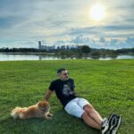 Kaysar Dadour Instagram - Os cachorros são melhores que os humanos, ou pelo menos, são muito mais fiéis. #kaysar #kaysardadour #melhordianomundo #cachorro #dog #dogs #parqueibirapuera #saopaulo #sp #cachorrinho #cachorrosfofos