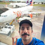 Kaysar Dadour Instagram - Partiu de novo ✈️🤞🙏 #kaysar #kaysardadour #melhordianomundo #viagem #viajar #viajarepreciso #amoviajar #amoviaggiare #viajareviver #boratrabalhar #gravação #feliz #gratoportudo #aeroporto