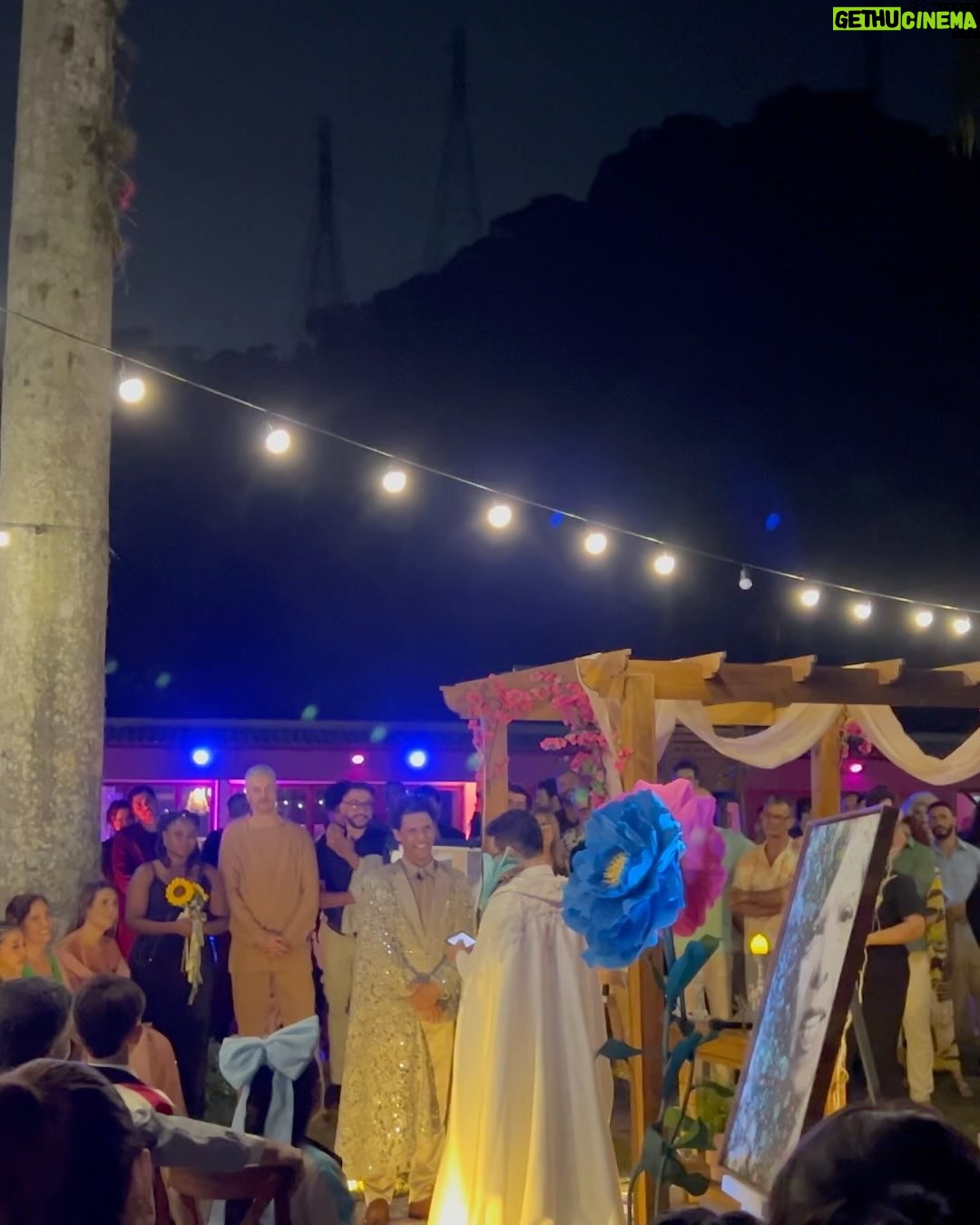 Kaysar Dadour Instagram - Que casamento lindo maravilhoso Chorei dancei ri comi e bebi demaisss kkk Que Deus abençoe vocês dois pra sempre Vocês são incríveis juntos Adorooooo demaissssss contem cmg sempre 🙏😘 Safadoossssssss @rodrigoonie @wbendelack #kaysar #kaysardadour #casamento #melhordianomundo #casamentos #amor #casamentodoano