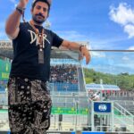Kaysar Dadour Instagram - Caracoo experiência incrível e pela primeira vez da minha vida fui convidado pela MSC pra assistir a Fórmula 1 no Brasil. Pude andar na pista e conhecer tudo de perto Tmj sempre @msccruzeirosbrasil e @msccruisesofficial #msccruisesxf1 #drivechangetogether #formula1