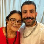 Kaysar Dadour Instagram - Hoje tive a honra de conhecer a lenda da Amazônia, a protetora das florestas e ícone da sustentabilidade. D. Zeneida Lima, fundadora da @instituicaocaruanas , Doutora Honoris Causa pela Universidade Estadual do Pará. Imortalizada pela Vale através do Antúrio Quilhado na Mata Atlântica. D. Zeneida Lima é um presente para todos nós que nos preocupamos com o meio amabiente e com o futuro do planeta. Quem vir ao Pará precisa conhecer essa senhora de 90 anos que possui uma Escola no meio da floresta e abriga mais de 200 crianças abaixo da linha da pobreza! Hoje sou mais feliz e conectado à natureza por ter conhecido essa senhora maravilhosa! Obrigado Pará! Estou muito feliz! #visita #zeneidalima #ecologia #amor #kaysar #kaysardadour #melhordianomundo #visitpara #marajó #belémdopará #instituicaocaruanasdomarajo