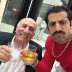 Kaysar Dadour Instagram - Caracooo Com muita felicidade e alegria e com orgulho fechei o ano 2023 com muitas coisas boas e ao lado da minha familia 😍🙏 Agora posso dizer vem 2024 que esse ano é meu sem dúvida nenhuma Estourar na música e na atuação bora focar contagem regressiva 365… 🙅‍♂️🙏😘🦖🦜🎊 #2024 #2023 #kaysar #kaysardadour #melhordianomundo #vem2024 #adeus2023