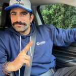 Kaysar Dadour Instagram - 🤦‍♂️Ai, Por que homens gostam tanto de carro ? #kaysar #kaysardadour #melhordianomundo #unidas #vemdeunidas #vemdeunidas💙 #carro #carros #🚙💨 #reflita #sobreisso #quemnunca #eunavida