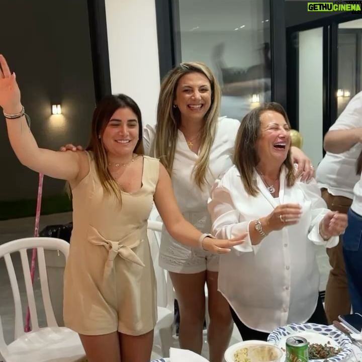 Kaysar Dadour Instagram - Caracooo Com muita felicidade e alegria e com orgulho fechei o ano 2023 com muitas coisas boas e ao lado da minha familia 😍🙏 Agora posso dizer vem 2024 que esse ano é meu sem dúvida nenhuma Estourar na música e na atuação bora focar contagem regressiva 365… 🙅♂️🙏😘🦖🦜🎊 #2024 #2023 #kaysar #kaysardadour #melhordianomundo #vem2024 #adeus2023