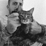 Kaysar Dadour Instagram - Carinha de Sapeca miauuu 🐈‍⬛ #gato #gatos #kaysar #sapeca #kaysardadour #cat #catsofinstagram #melhordianomundo #gatas #gata #animalovers #animais