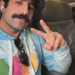 Kaysar Dadour Instagram - ✌️Nunca esqueça que hoje é o melhor dia NO mundo ✌️ Bom-dia partiu ✈️🤞 #kaysar #kaysardadour #melhordianomundo #viajar #viajarfazbem #viajarépreciso #selfie #selflove #✈️ #bomdia #bomdia🌞 #lutar #nuncadesista