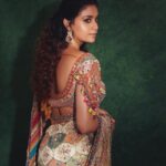 Keerthy Suresh Instagram – Adding some Royalty to my feed 👸

Loving this saree and jewellery by @taruntahiliani 
Styled by: @ruchi.munoth 
Team : @prathyusha_raj__06 
Hair : @swapnilkashid_ 
Makeup: @makeupwithshruthi 
Shot by: @arungnanavel