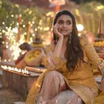 Keerthy Suresh Instagram – உங்களுக்கும் உங்கள் குடும்பத்தினருக்கும் என் இனிய தமிழ் புத்தாண்டு நல்வாழ்த்துக்கள் ☺️🪔 

ഏവർക്കും എന്റെ ഹൃദയം നിറഞ്ഞ വിഷു ദിന ആശംസകൾ 😊🌼

Wishing You and your Family a Happy Tamil New Year and Happy Vishu!❤️

#HappyTamilNewYear #HappyVishu