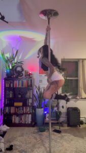 Kehlani Instagram - new sidequest unlocked 😂😂😂 quite literally first time ever (as in learned this tonight) thank u bench press 🎉🎉🎉🎉🎉🎉🎉🎉🎉🎉🎉