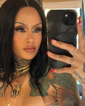 Kehlani Instagram - my album is mixing 👽👽👽👽👽❤️‍🔥
