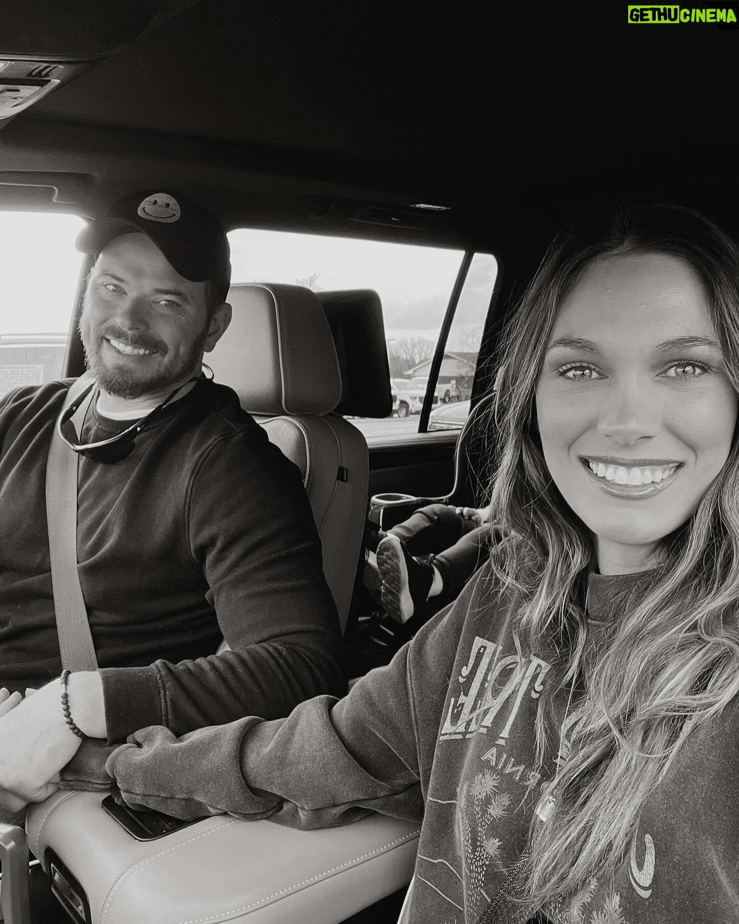 Kellan Lutz - 20.9K Likes - Some Feb moments in B&W
1. Valentine’s Day with kids is >>>>> 👨👩👧👦💝
2. This girl loves dinosaurs, excavators, and insects 🦖🦎🐞
3. Food makes Kasen happy like his mama 😋
4. Told ya 🙃
5. We have a THREE year old 🥹
6. Us. ❤️🔥
7. Went to the zoo for Ashtyn’s birthday and on the way out fed some flamingos 🦩
8. The best of friends 👫
Now onto March with is Kellan and my bday month!!