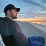 Kellan Lutz Instagram – Brought a chair to the beach for a beautiful sunrise! 😊 #Winning
