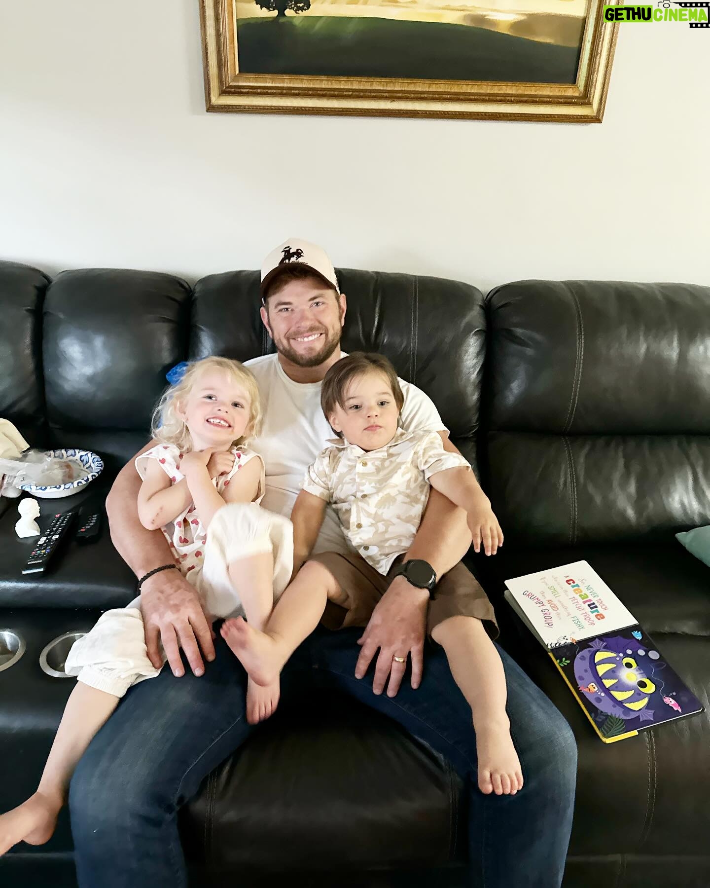Kellan Lutz Instagram - Cuddle buddies! 🧒👦