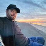 Kellan Lutz Instagram – Brought a chair to the beach for a beautiful sunrise! 😊 #Winning