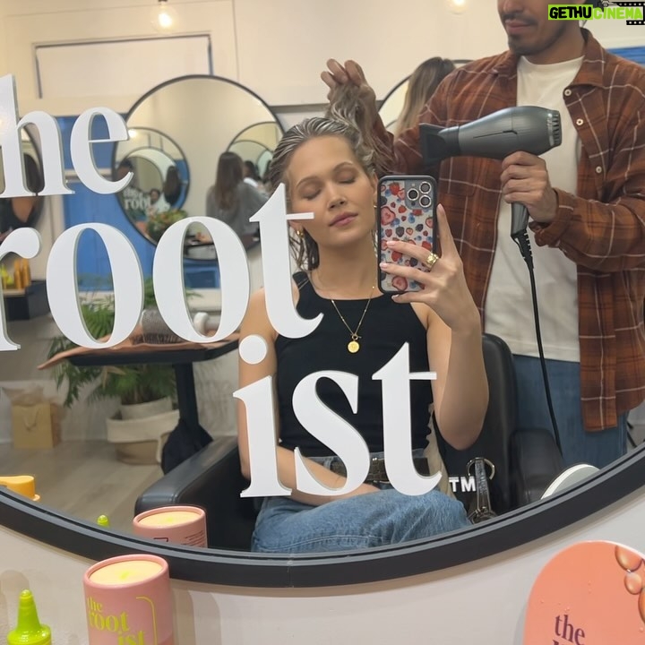 Kelli Berglund Instagram - Salon day with @the_rootist! Prepped with the clarifying rinse, washed with the concentrated shampoo conditioner, and topped it off with BioBrew serum (my fav 🩷). Love that these products equally target roots, scalp and hair care. Gotta keep this blonde healthy!