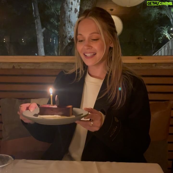 Kelli Berglund Instagram - Cozy Malibu reset with @calamigosguestranch 🌻🍓 perfect romantic birthday weekend celebrated with pretty views, r r, and my body weight in chocolate (: