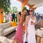 Kelli Berglund Instagram - champagne, no problems 🌼 @veuveclicquot #vcpoloclassic
