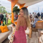 Kelli Berglund Instagram - champagne, no problems 🌼 @veuveclicquot #vcpoloclassic