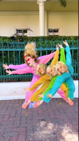 Kelli Erdmann Instagram - Miley didn’t have to go so hard but I am here for it 🔥 

#flowersmileycyrus #flowers #happykelli #dance #vfx #colors