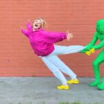 Kelli Erdmann Instagram - Green Man really steals the show on that dance break 😆 who wants to see the results?! #dance #behindthescenes #bts #happykelli #mrbluesky #greenman #vfx