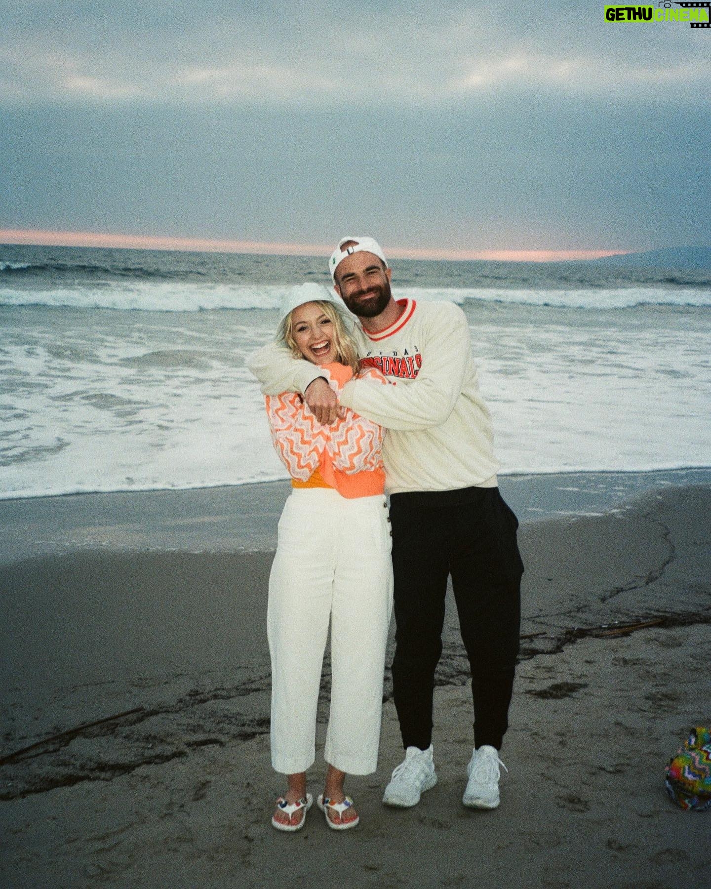 Kelli Erdmann Instagram - happy 5 years 🥹🫶 ily
