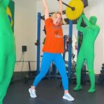 Kelli Erdmann Instagram – Who wants to see the results?! 😝

Thx @ateam.alex for letting us use your gym!! 💕

#behindthescenes #bts #greenman #vfx #happykelli