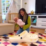 Kelli Erdmann Instagram - Auntie Kaushie is here 👶🏼🍼 #coolaunt #happybaby #whitechicks #move #comedy #kaushacampbell #happykelli
