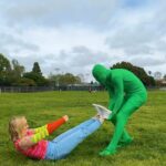 Kelli Erdmann Instagram - Do we think the grass stains will come out??? 👖😬💀 #behindthescenes #bts #vfx #greenman #happykelli