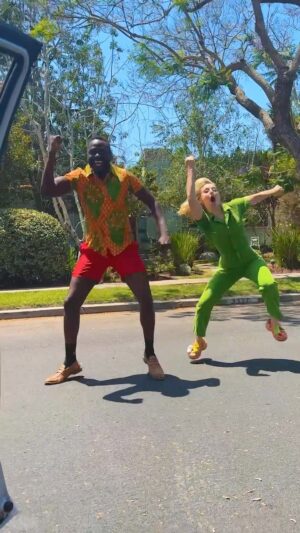 Kelli Erdmann Instagram - Wait, who’s driving the car? 👀 @cousinskeether @thehypeman_ 

#mufasa #cousinskeether #happykelli #thehypeman